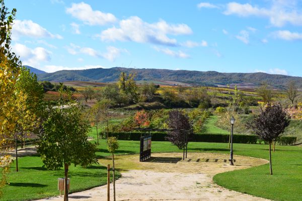 parque-de-cordovin-covaDE71F488-096E-F097-3FAC-4AB0A5854275.jpg